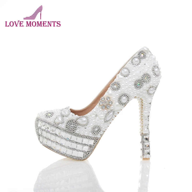 Белые свадебные туфли с жемчугом и кристаллами на высоком каблуке пикантная