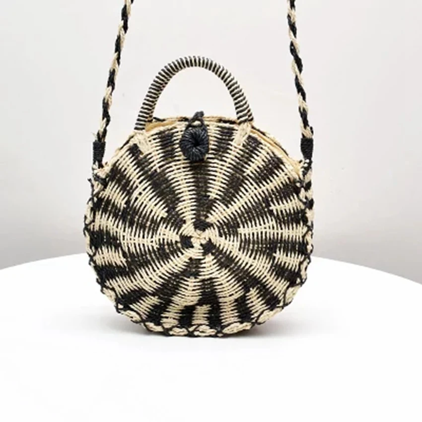 

2019 new Thai straw bag round retro female summer woven bag beach bag slung shoulder bag