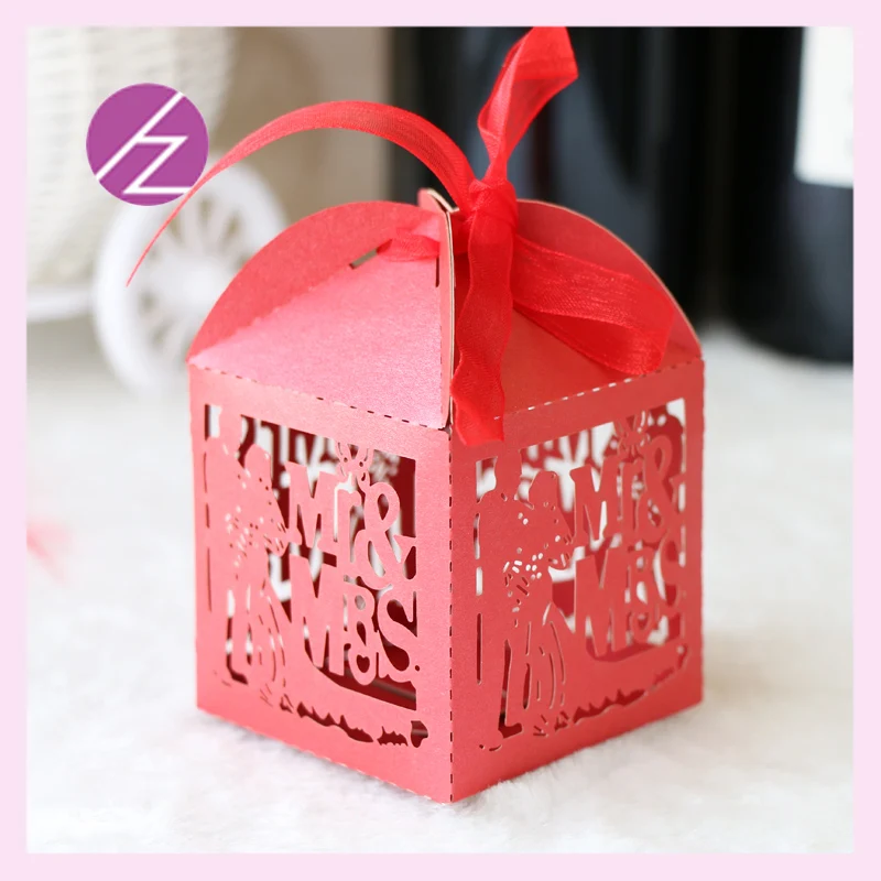 

100pcs/lot Delicate Laser Cut Wedding Favor Box Mr&Mrs Theme Romantic Wedding Decorations Box Party Favor