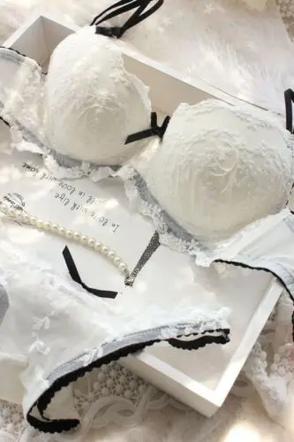 Женское сексуальное кружевное нижнее белье с вышивкой и эффектом пуш-ап глубоким