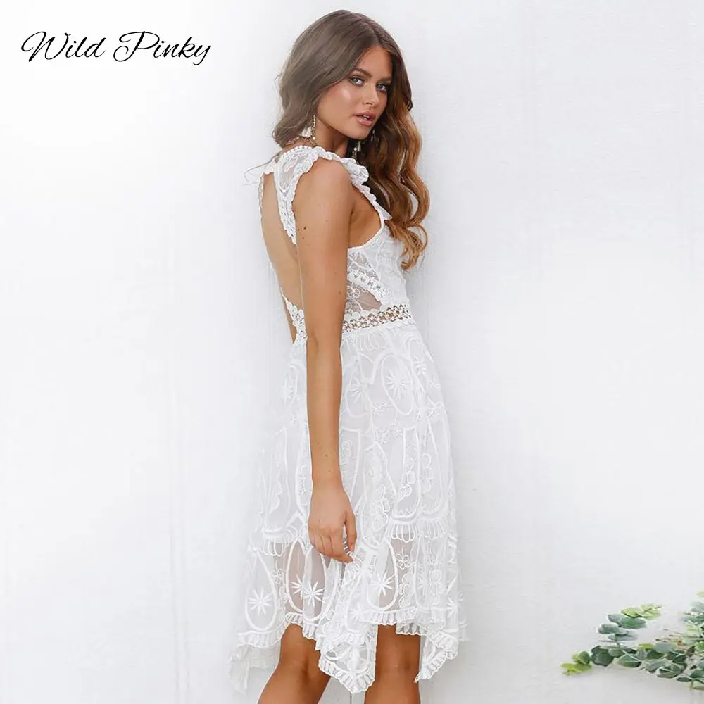 Женское кружевное платье в стиле бохо WildPinky белое ажурное с открытой спиной и V