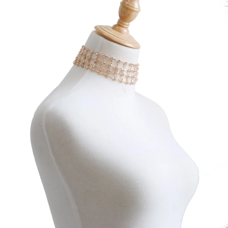 Великолепное модное ожерелье чокер из цинкового сплава с кристаллами блестящее