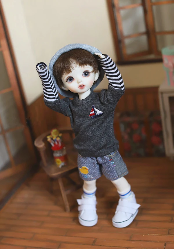 Кукольная рубашка BJD темно-серая Футболка с рукавами-воланами и рисунком yawl для