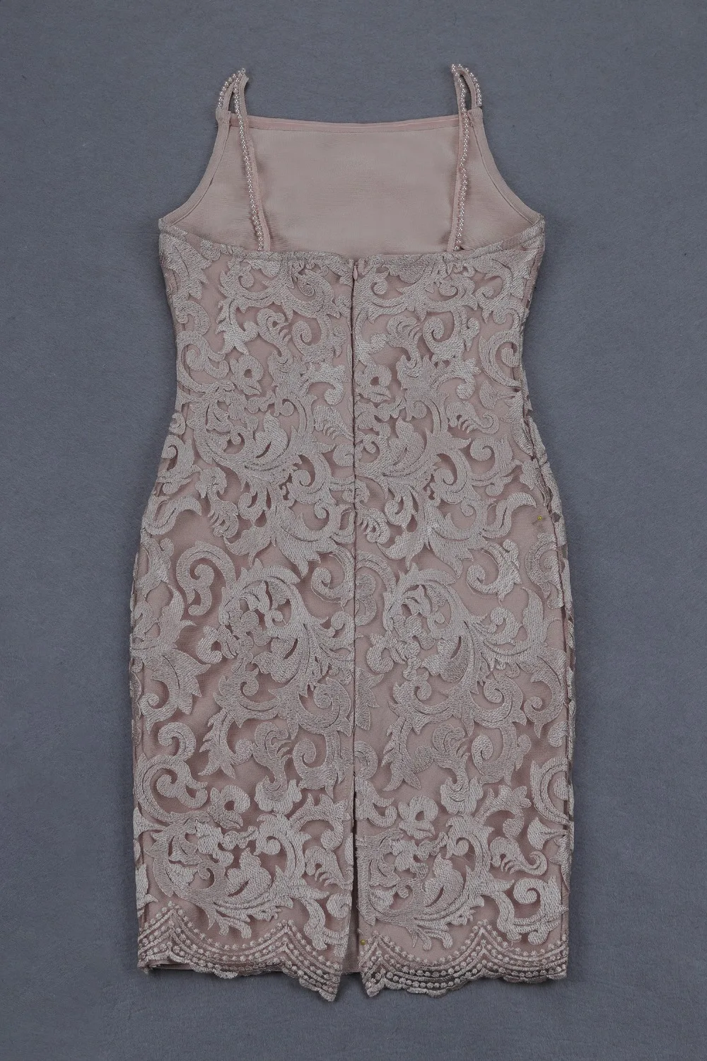 

Newest 2018 Winter Celebrity Party Bodycon Bandage Dress Women Spaghetti Strap Embroidery Sexy Night Out Dress Women Vestidos