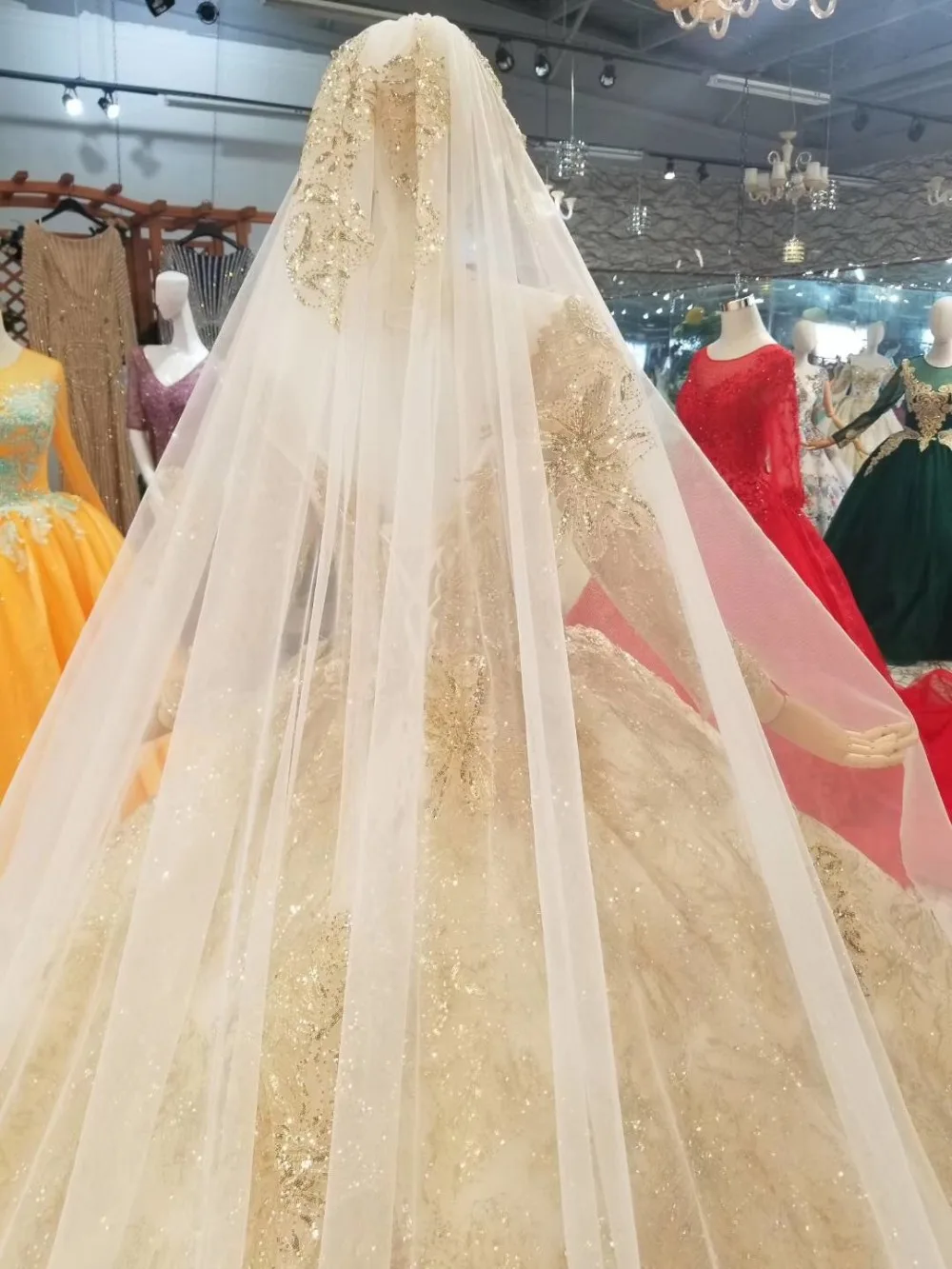 H&S BRIDAL Gold Luxury wedding dresses Sheer long sleeves Beading Arabic wedding gowns Vestido de Novia robe de soiree