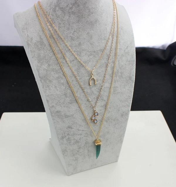 Многослойное ожерелье с подвеской в виде листа из костяного опала темно зеленого