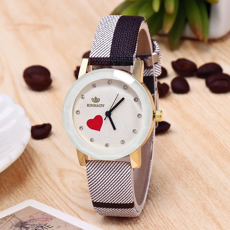 Новые поступления Diamond красное сердце Кожаные модельные туфли кварцевые часы