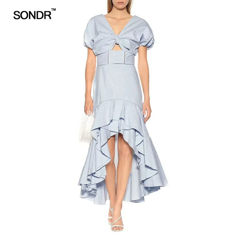 Женское асимметричное платье в клетку с V-образным вырезом и пышными рукавами |