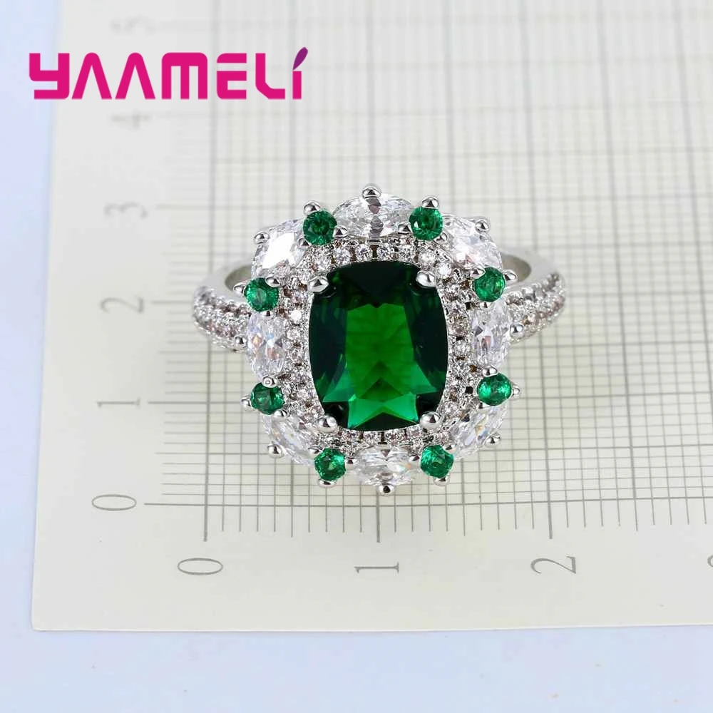 Женское кольцо из серебра 925 пробы с зеленым камнем | Украшения и аксессуары