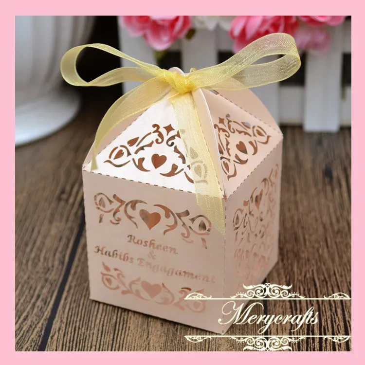 Cajas de recuerdo de vid de amor dulce con nombres personalizados, cajas de recuerdo de boda personalizadas de marfil y rojo, cortadas con l&aacute;ser-3