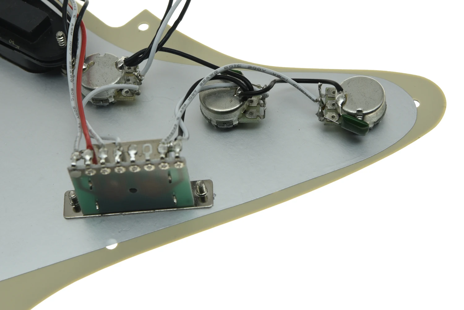 KAISH различные загруженные Strat SSS Pickguard Prewired ST Strat Pickguard с звукоснимателями подходит для крыла