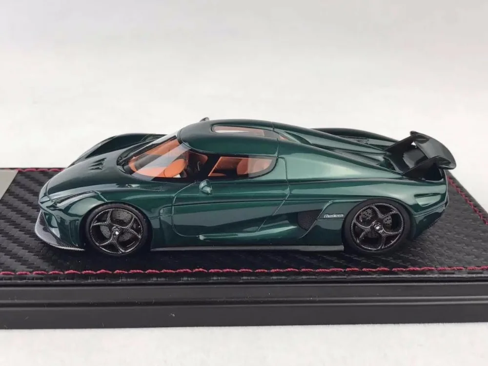 Полимерная модель автомобиля SophiArt Koenigsegg Regera 1:43 (зеленый) + маленький подарок! |