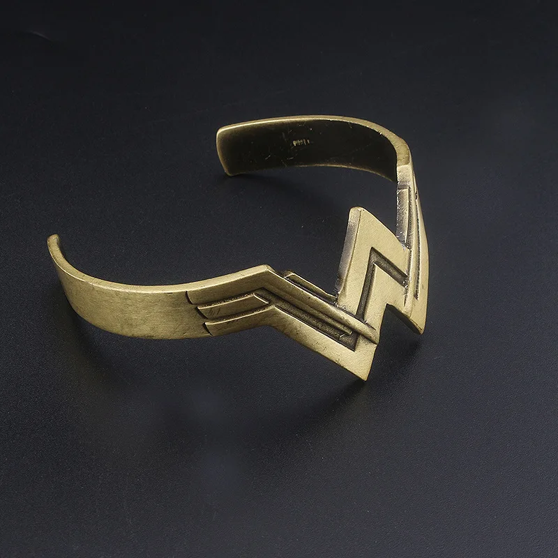 Фантазия Бесплатная доставка 1 шт много Чудо Женщина Корона Браслет Логотип