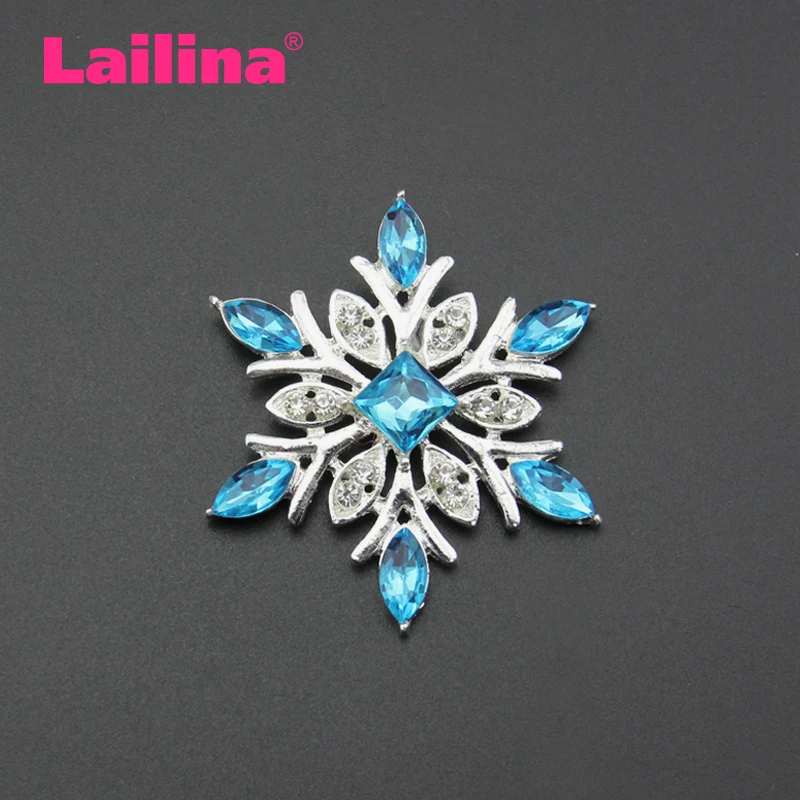 

Blue Snow Flower Brooches For Women Hats Dresses Crystals Acrylic Corsage Silver Color Brooch Pin or Snowflake Pendant