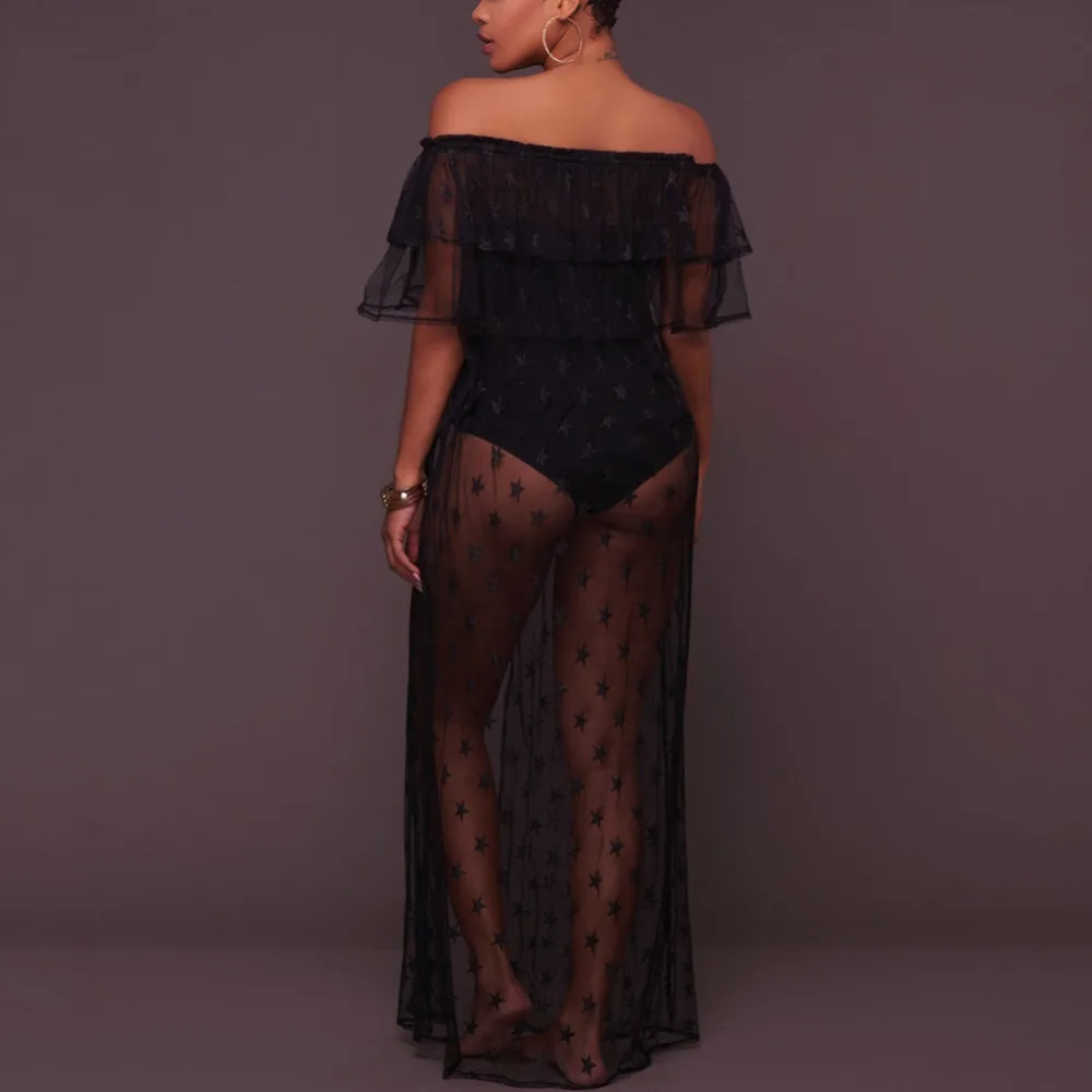 Пикантная женская накидка на купальник с оборками и открытыми плечами вязаная