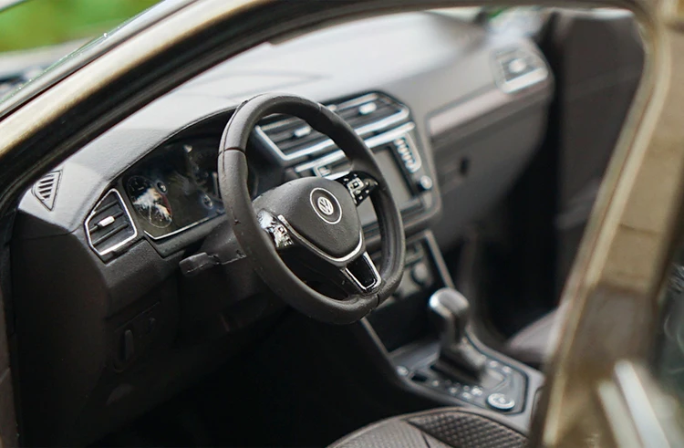 Горячая Распродажа 1:18 TIGUAN L сплав модель автомобиля, усовершенствованное Моделирование Коллекция металлическая модель автомобиля украшения