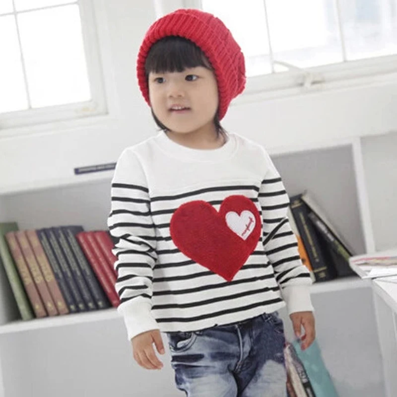 Одинаковая одежда для семьи на весну 2019 в полоску мамы и дочки комплекты свитеров