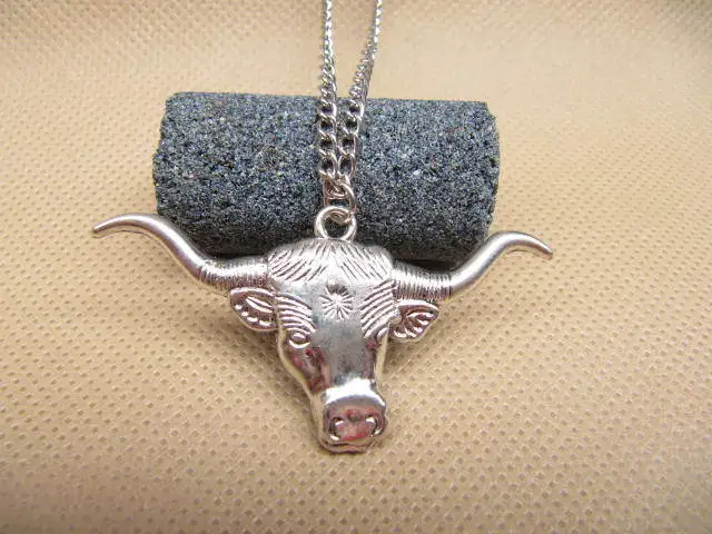 Hot sale----Antique silver Heavy Thick bulls cows necklace best gift for the friend | Украшения и аксессуары