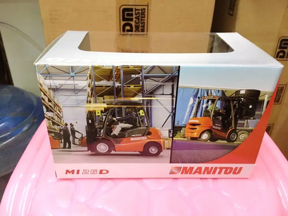 Универсальные хобби 1/32 весы MANITOU MI 25D вилочный погрузчик литой модели UH2949