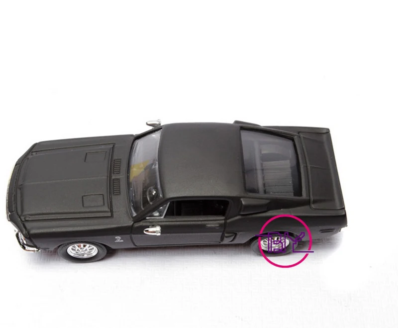 Автомобильные модели 1968 Shelby фирменные 1/43 литые под давлением черного цвета с