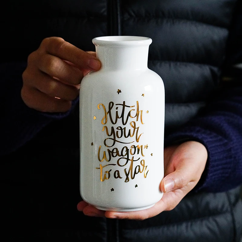 Маленькая свежая ваза для стола из керамики в стиле модерн минимализм Китая