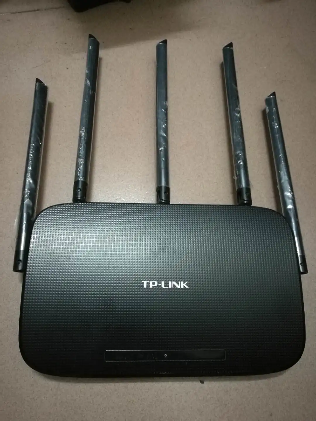 Используется TP LINK беспроводной маршрутизатор TL WDR6500 1300 м 11AC двухдиапазонный (не