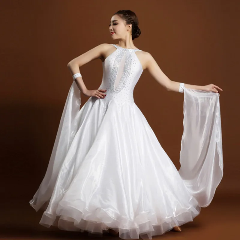 Изящные фиолетовые платья для конкурса бальных танцев со стразами бальное