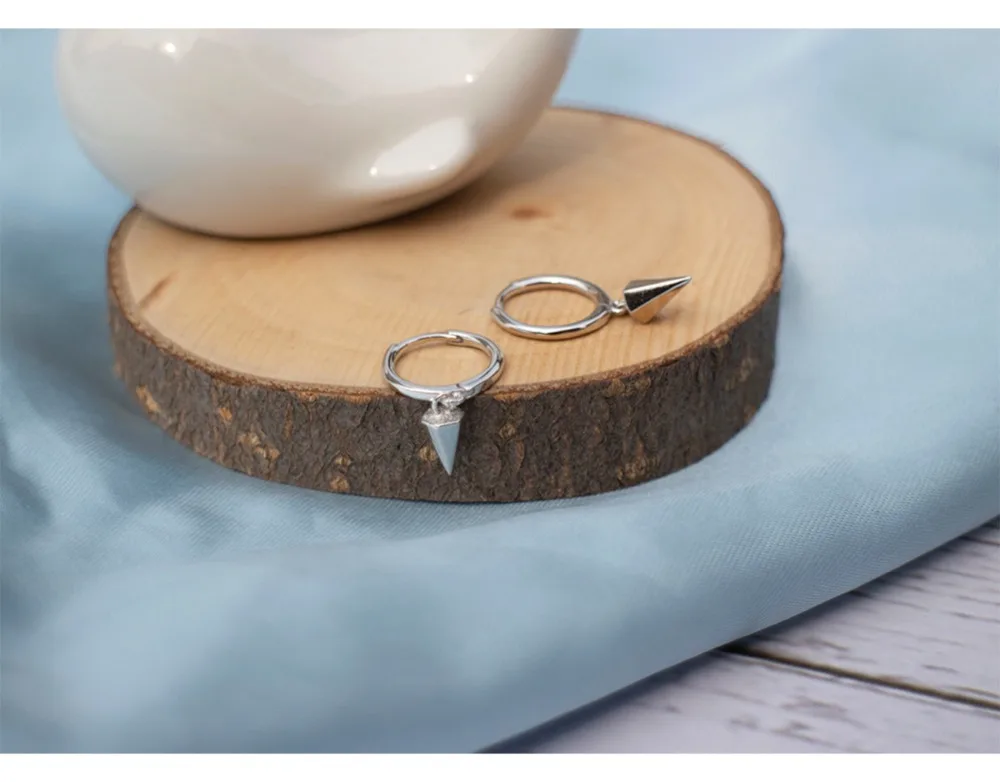 Серьги из стерлингового серебра S925, простая Геометрическая, Шестигранная форма, коническая Ушная кость, Ушная пряжка, панк ветер, дикая, для мужчин и женщин, серебряные серьги, ювелирные изделия