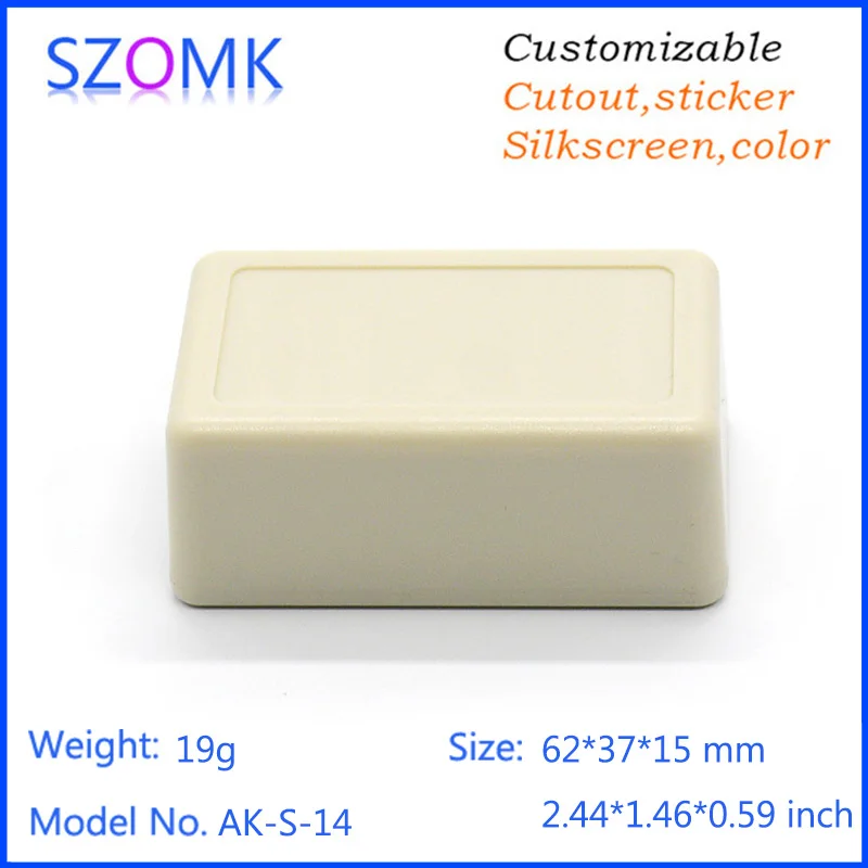 Пластиковая распределительная коробка с небольшим контроллером Электрический