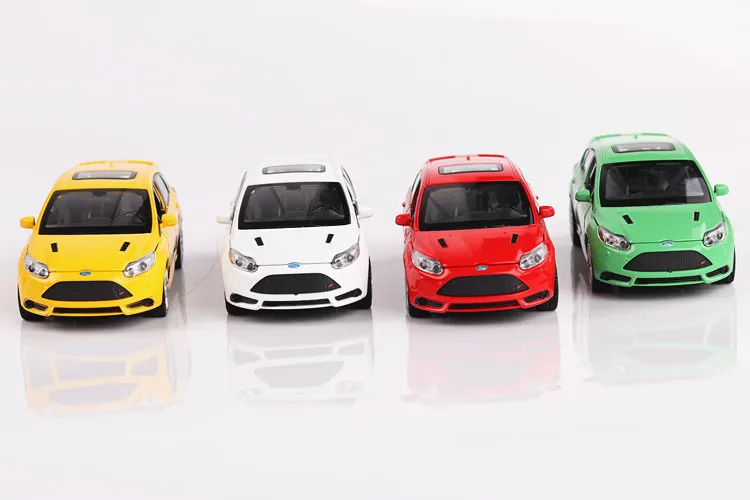 Новинка 1:32 Ford Focus литая под давлением модель автомобиля игрушечный электронный металлический автомобиль со звуком, светильник для детей, игрушки в подарок