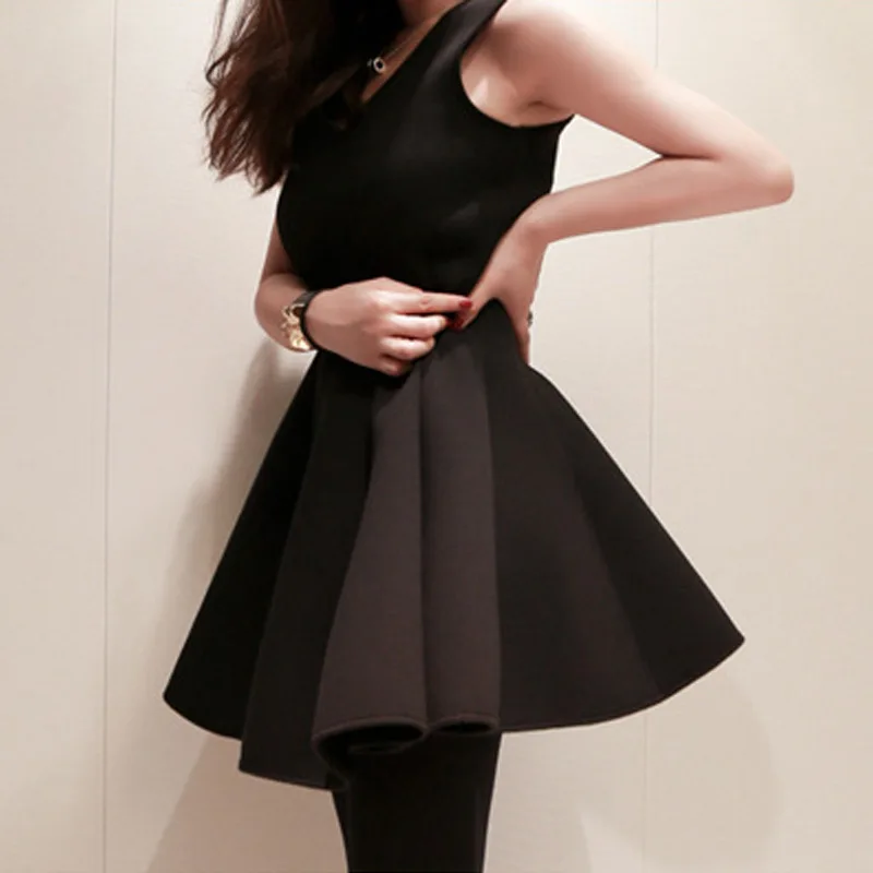 Женское цельнокроеное платье без рукавов черное джемпер с V образным вырезом