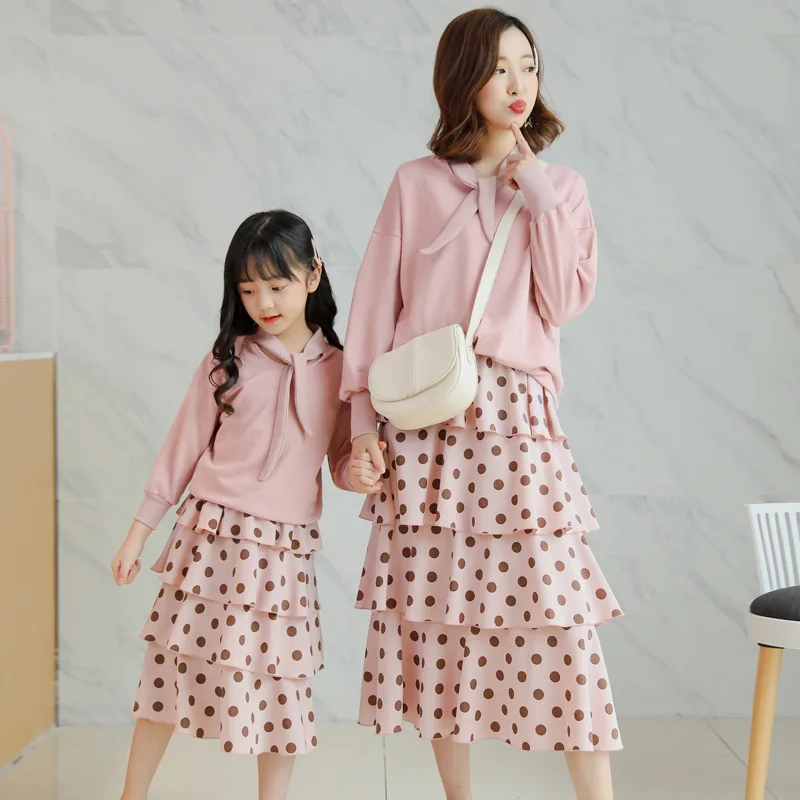 

Family Matching Outfits Mother Daughter Hoodies+Dot Printed Skirt Sets 2pcs Family Look Mom Girl Fashion Sweatshirt Suit Clothes