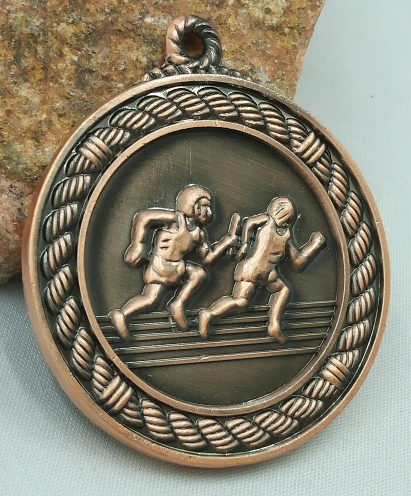 Медальон из золота/серебра/бронзы для бега и занятий спортом развивающий металл