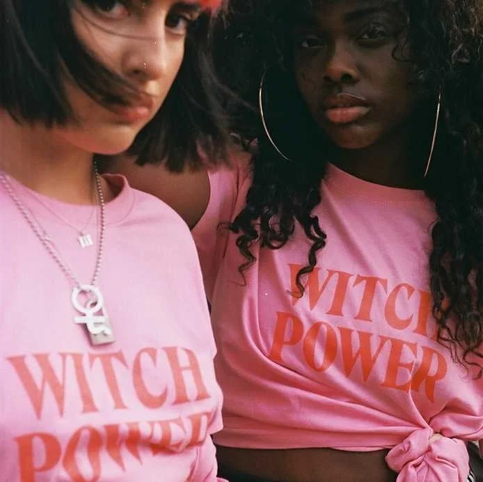Женская футболка с коротким рукавом и круглым вырезом Fashionshow-JF WITCH POWER Pink | одежда