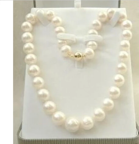

Gold Clasp 10-11mm White Akoya Pearl Necklace