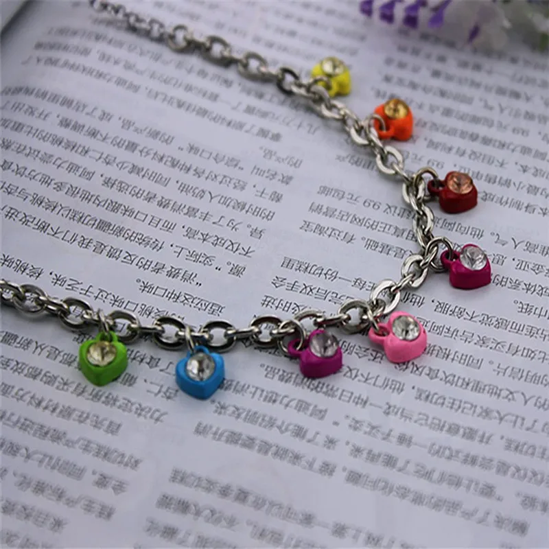 2015 Бесплатная доставка Модный Цветной кулон в форме сердца короткое ожерелье из