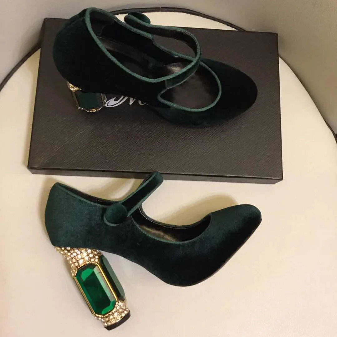 2019 с волнообразным краем Zapatos de tacon alto Кристалла con hebilla tacón piedras preciosas para mujer женская