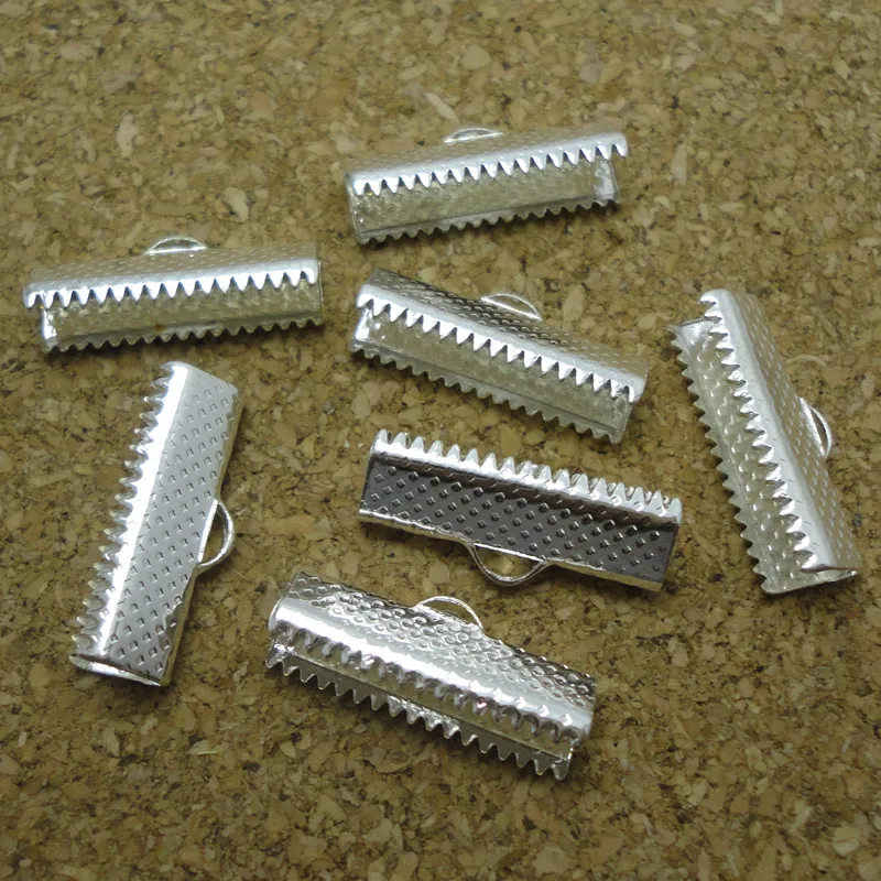 Женские кожаные шнуры 30 мм с родиевым покрытием текстурированными наконечниками