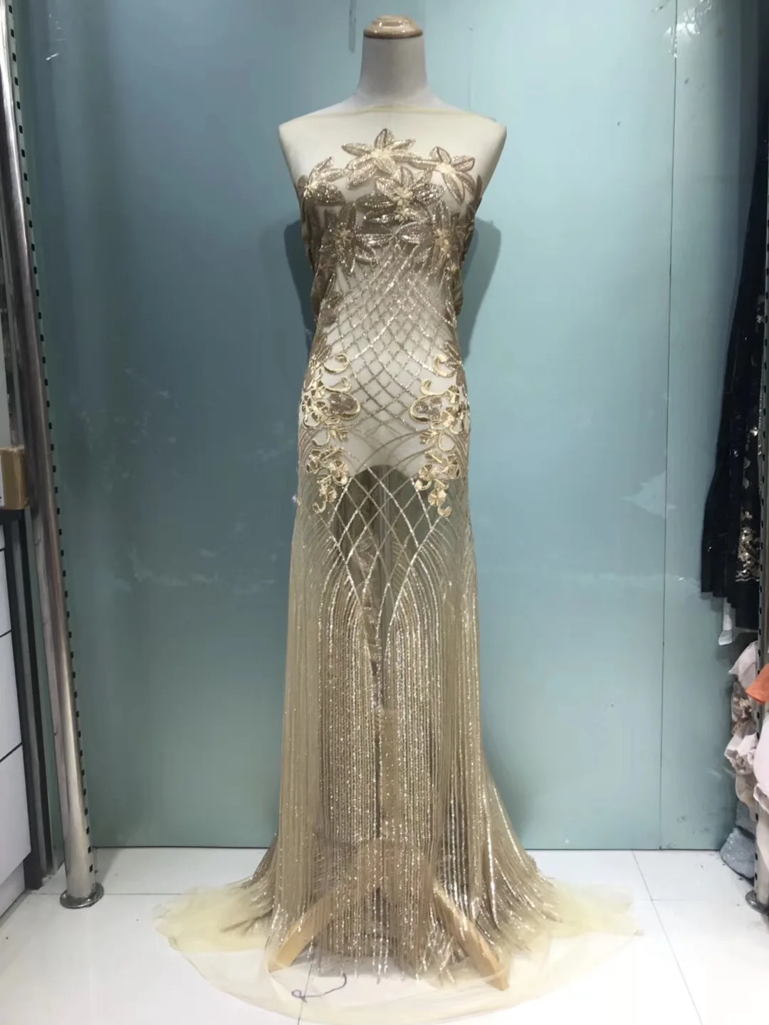 

2019 Latest Gold And Silver French African Lace Fabric High Quality African Embroidered Tulle Lace Fabric For Wedding DF18-B12