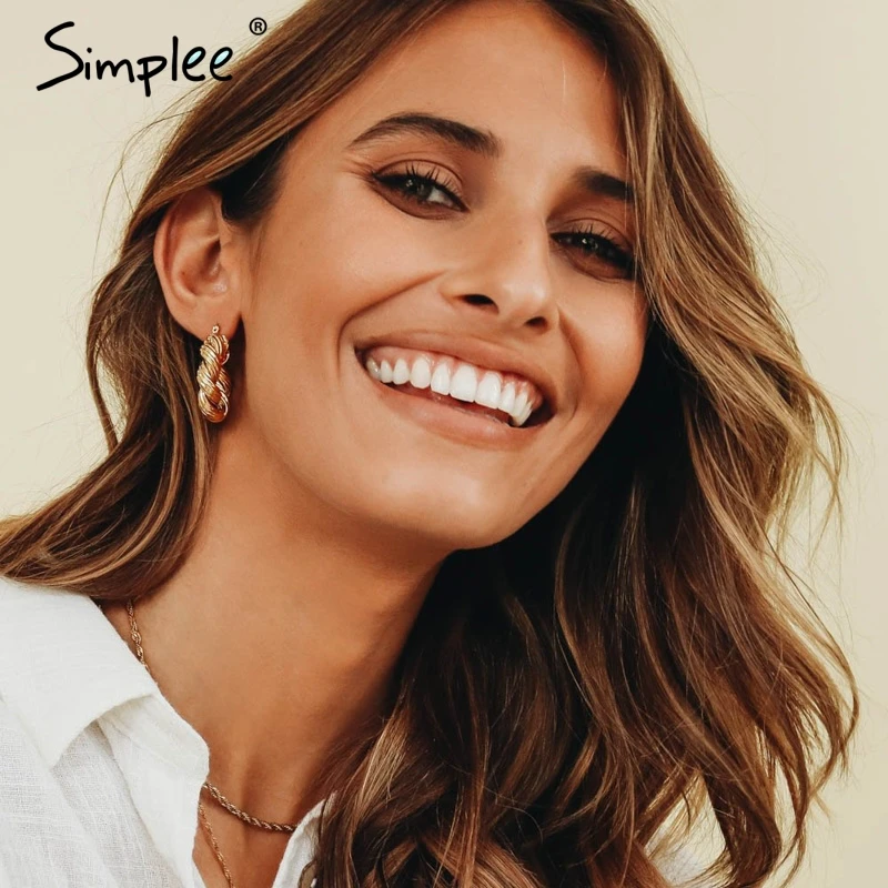 Simplee Модные металлические Асимметричные твист женские серьги корейские Золотые