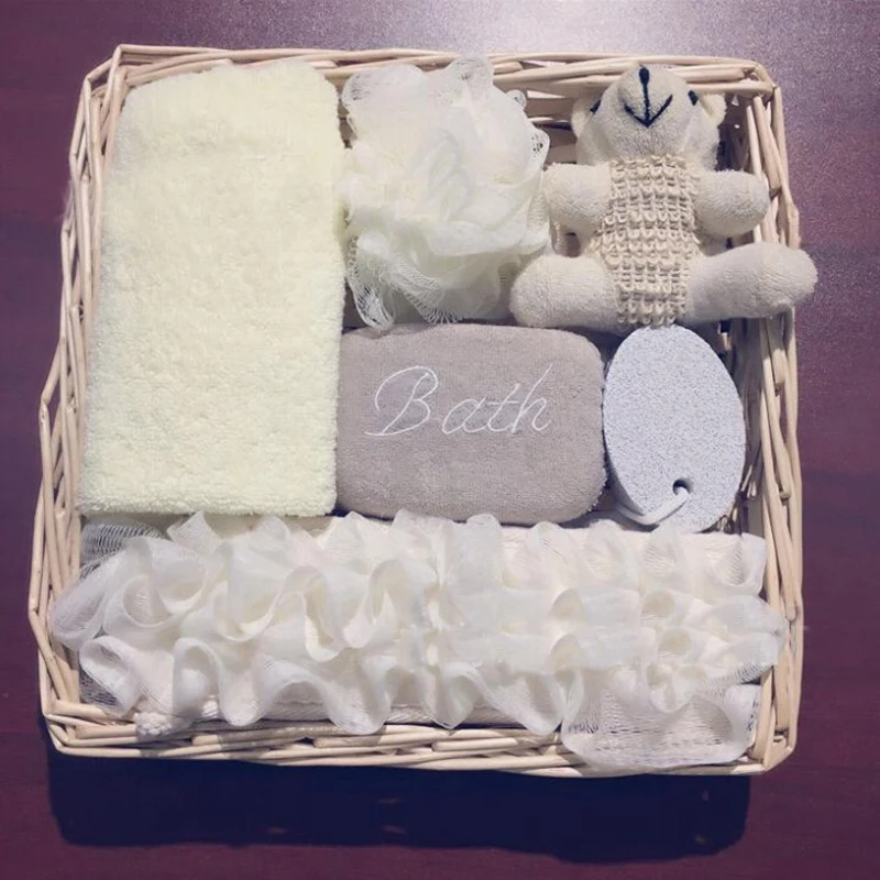 Набор для ванны девушке. Набор для ванны девушке. Подарочные наборы для ванной. Креативные аксессуары в ванную. Набор для ванны девушке.