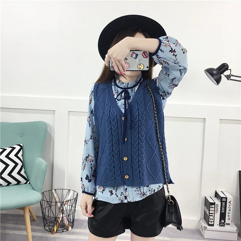 2018 New Sweater Spring Twist Knitted Vest Retro Buttons V-neck Cardigan |