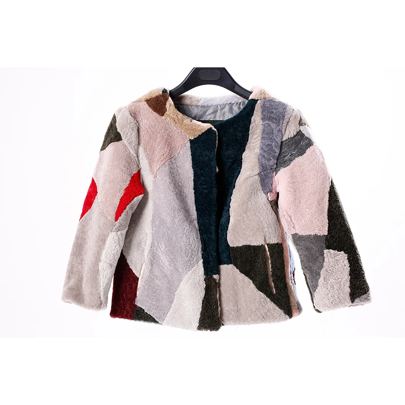 

Genuine Sheepskin Coat for Women Winter Fashion Fur Wool Coat Female Short Style Outwear Warm Patchwork Sheep Shearing Jacket