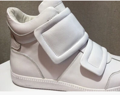 Мужские высокие кроссовки красные черные белые модные мужские в европейском