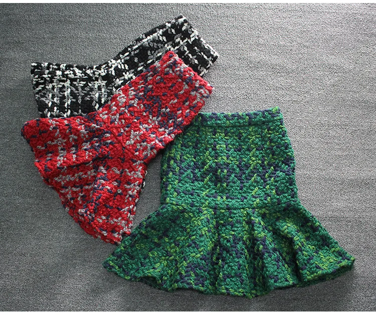 Женская твидовая юбка с оборками на подоле плотная облегающая трикотажная