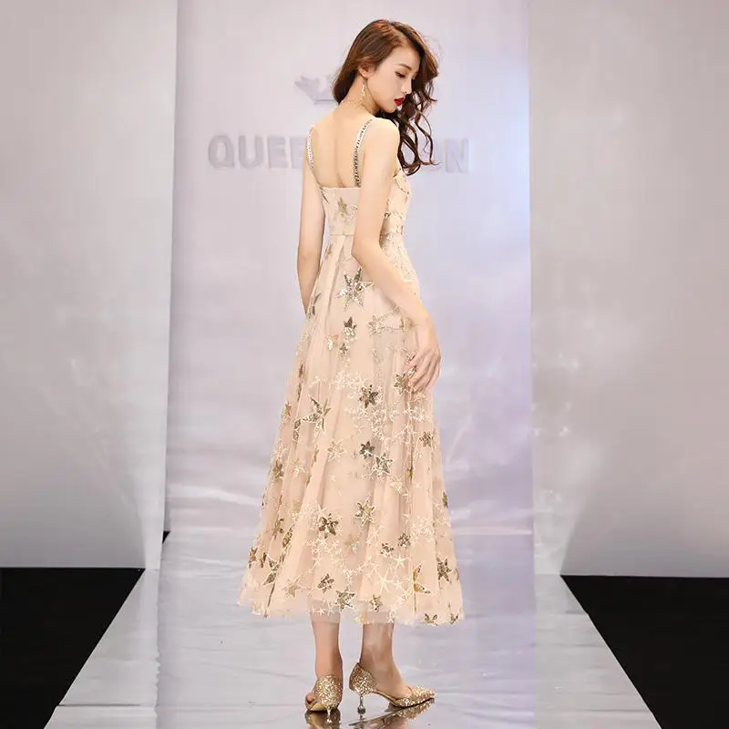 Стильное индивидуальное тонкое сексуальное вечернее платье на бретелях с