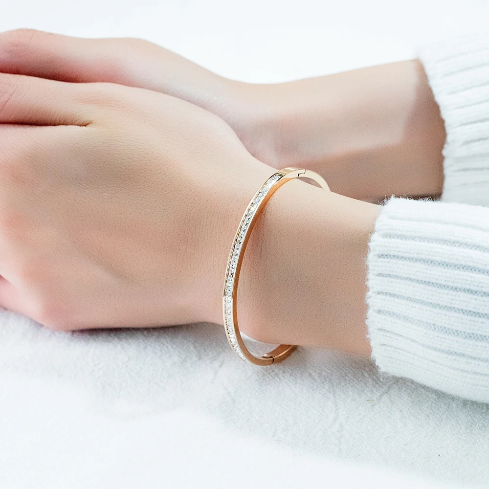 Brand European Korean version fashion inlaid rose gold wrap bracelet classic noble tif titanium steel women | Украшения и