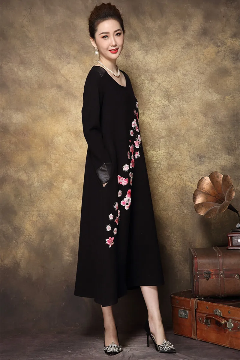 2017 зимнее женское винтажное длинное трикотажное платье средней длины с вышивкой