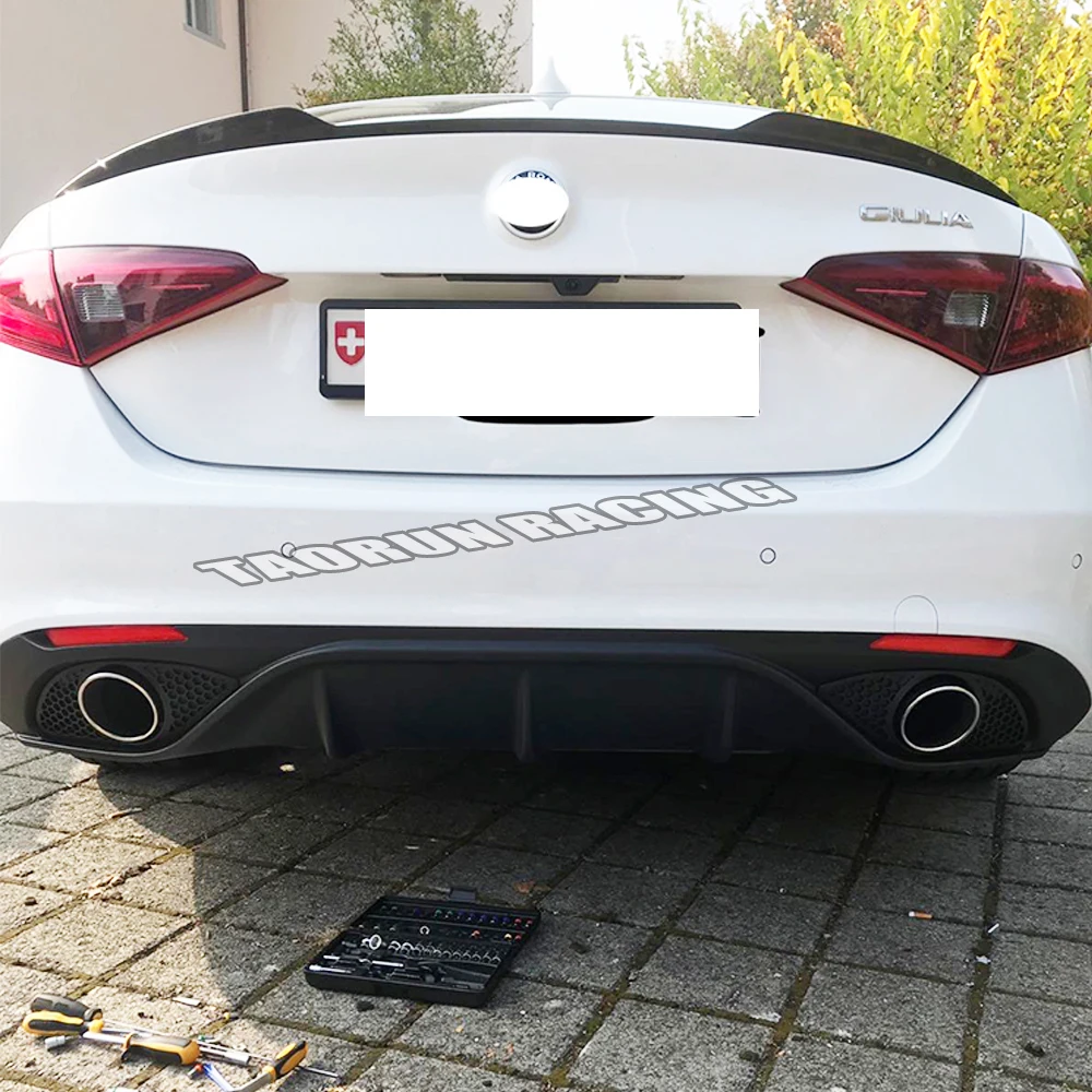 Диффузор заднего бампера PP с двойной выхлопной трубой для Alfa Romeo Giulia 2016 UP|rear bumper