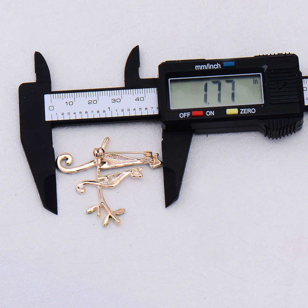 

Blucome Vivid Cartoon Two Cats Shape Brooches Black Enamel Jewelry For Women Kids Coat Dress Collar Pins Party Accessories Gifts